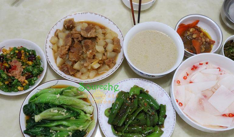 英亚官方网站-
开学了 晚餐四菜一汤一道小吃 50分钟做好 荤素搭配孩子爱吃！(图9)