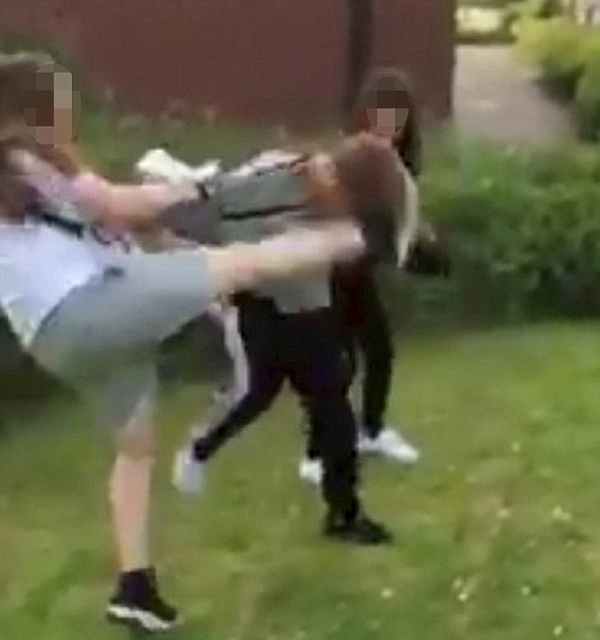 自制粽子的做法_粽子界的南北之战——你选咸or甜粽子？_自制粽子怎么做_A糖果粑